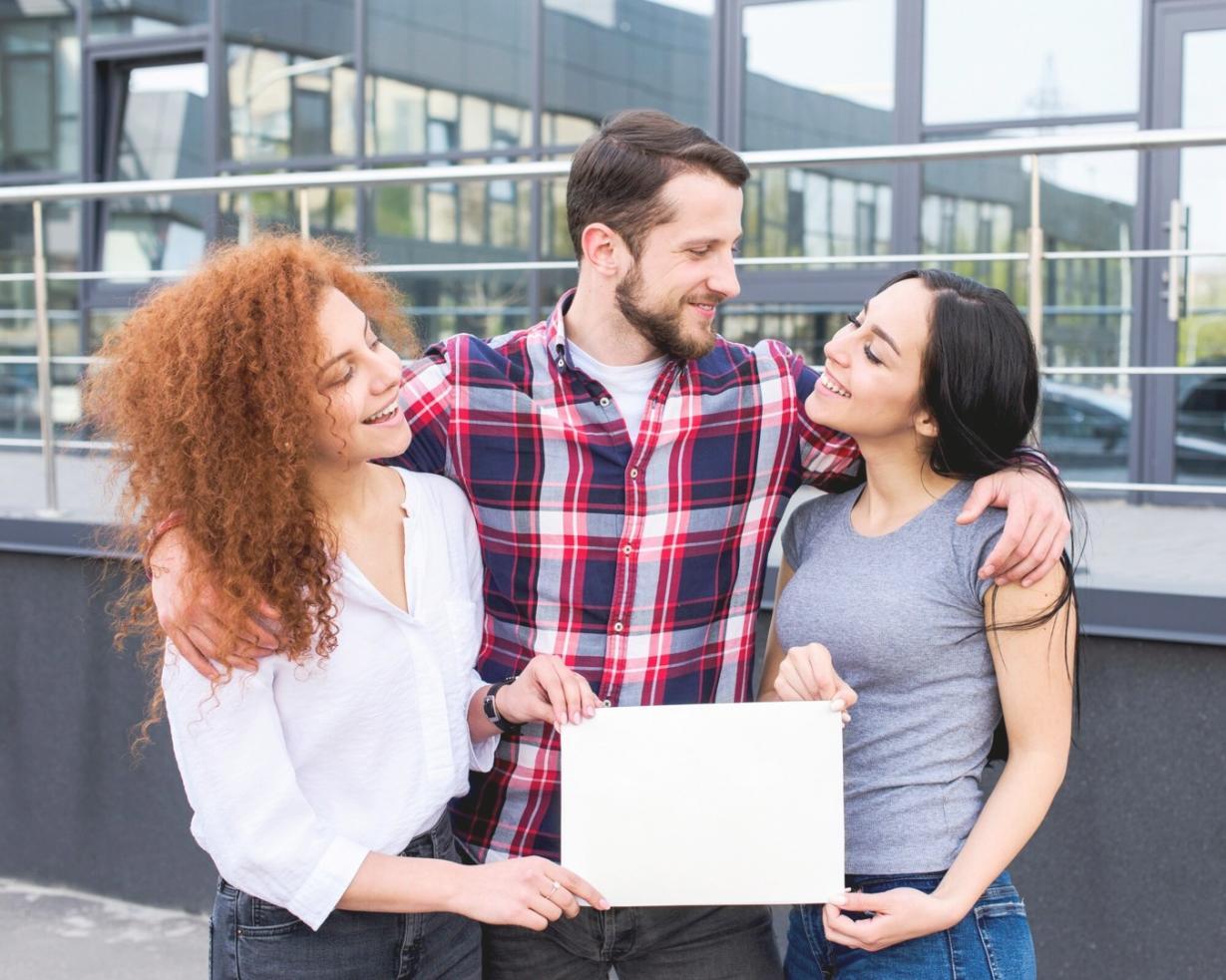 Ambiente di apprendimento con strumenti e materiali per la formazione coaching
